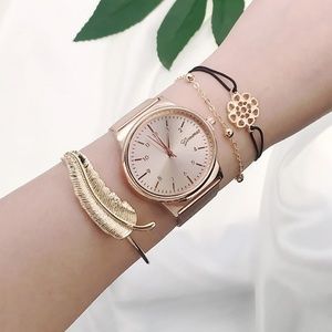 An Adorable Multilayer Gold Leaf Bracelet